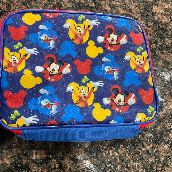 NWT Mickey Mouse backpack (Disney) with lunchbox. Perfect for back to school! - Picture 3 of 4